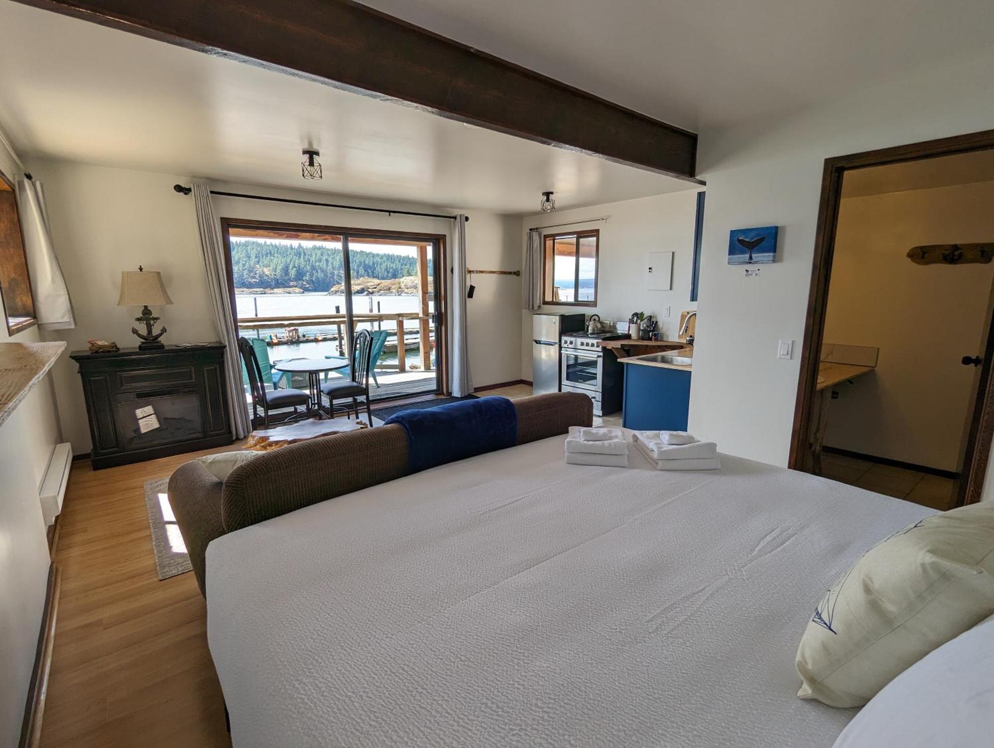 Jade Resort-Oceanfront Suites In Gowlland Harbour Heriot Bay Zewnętrze zdjęcie
